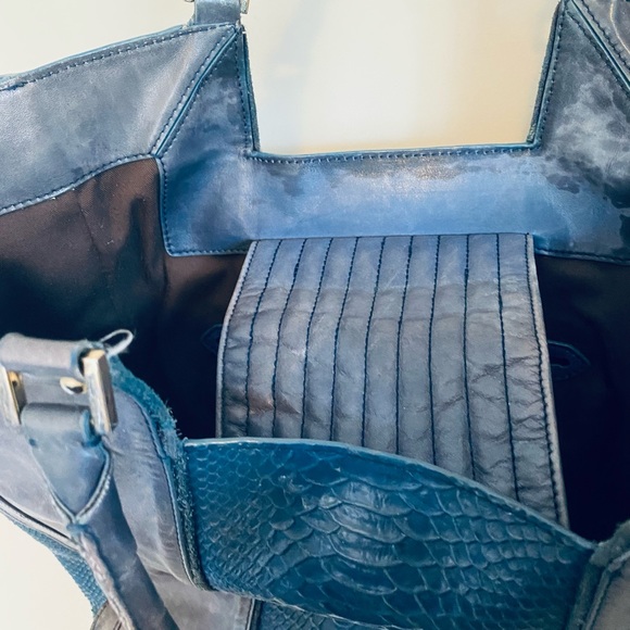 Pour la victoire large leather tote bag - Picture 4 of 7